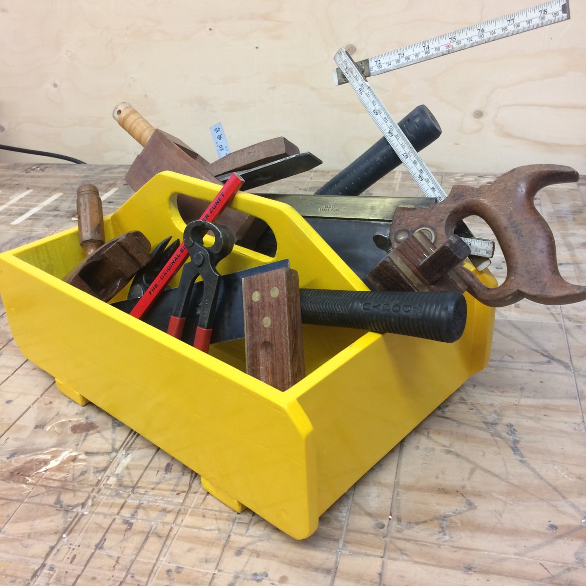 LondonSculpture's tweet photo. YES! It's 'Get Handy - Woodwork' : Sunday 2nd June.
We'll get you confident in marking out, cutting up and constructing in wood. You'll get to know which tools you need and how to use them for #woodwork. PLUS you'll create your own handy tool tote in wood.
https://t.co/pjScCaxG9D https://t.co/tS5srVgloK