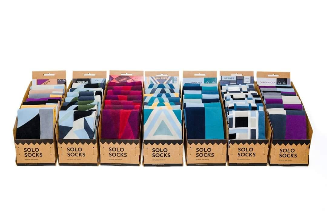 hokuwalk's tweet photo. 【アシンメトリーデザイン靴下 #SOLOSOCKS 】2016年にコペンハーゲンで設立。高品質でオーガニック、環境に優しくユニセックスで使える #デンマーク 生まれの靴下ブランド。靴下を探してペアを揃える必要もなく、靴下に穴が開いても、もう片方を捨てる必要なし!https://t.co/VrHSfd0xYi https://t.co/t0yxBoRpYw