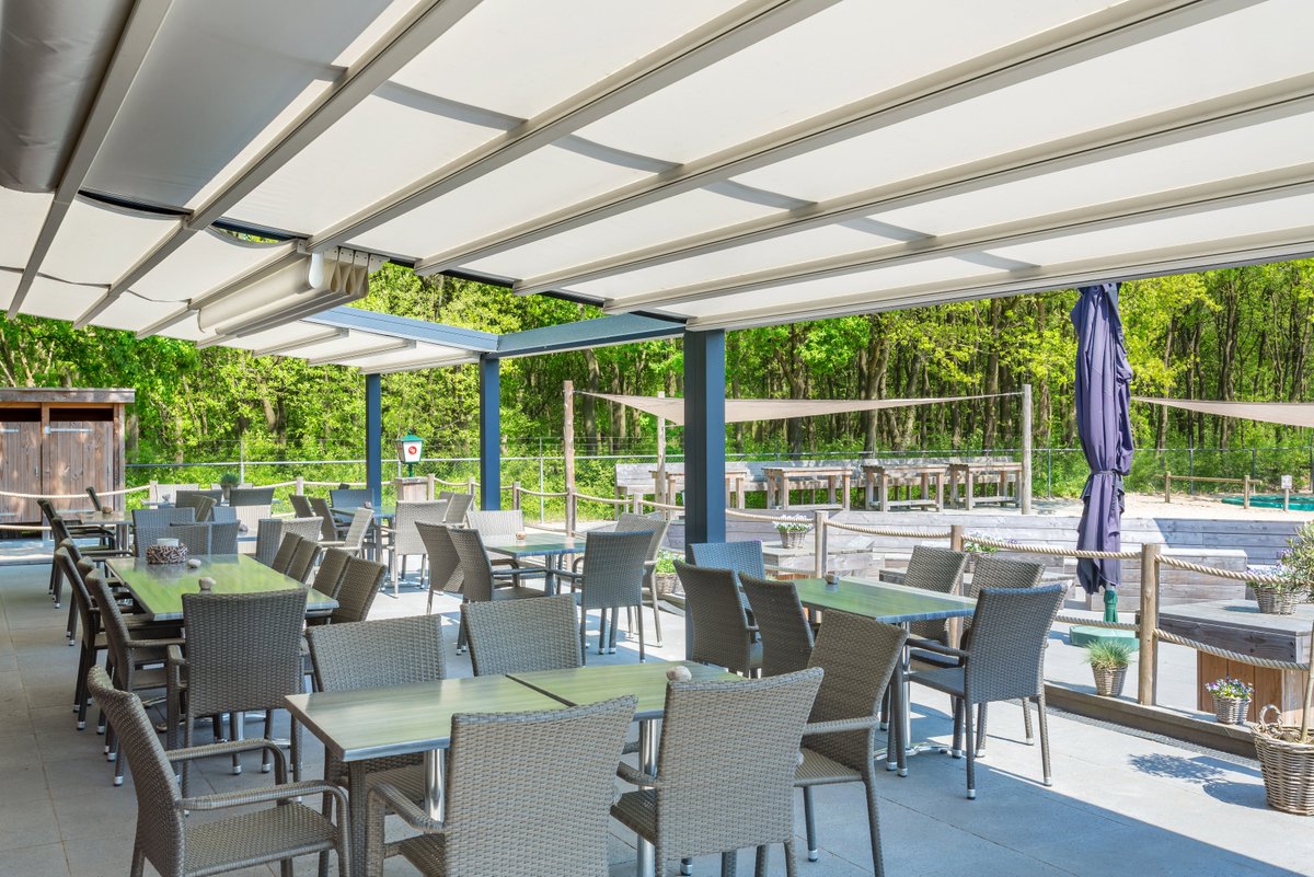 shadedcube's tweet photo. Pergola Awnings are ideal for any weather can be used all year round, for commercial use extend your cover and alfresco dinning and for residential use get more from your outside space wind, rain or sun
#CoverArea
#AlfrescoDining
#AllWeatherAwnings
#Pergola https://t.co/EPlozmDdyk