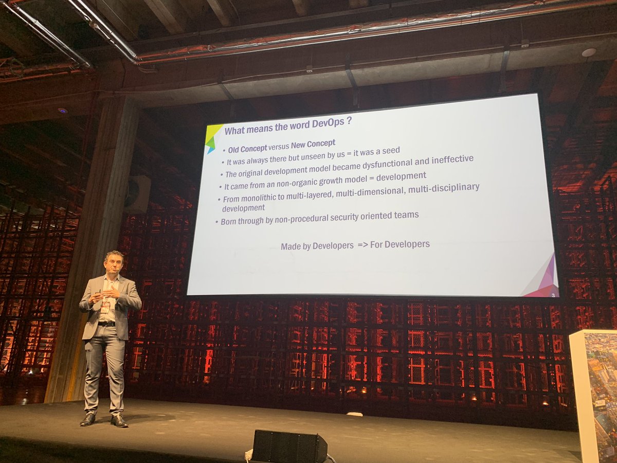 SecurityInfoITA's tweet photo. #TMCyberConference Sul palco Jesus Escolar, CEO, EXELERYS @VirtualBlackCat @Exelerys Concetti “antichi” girano ora su dispositivi in continuo aggiornamento. I pericoli possono arrivare in ogni fase del #DevOps https://t.co/MMbO7xlPSE