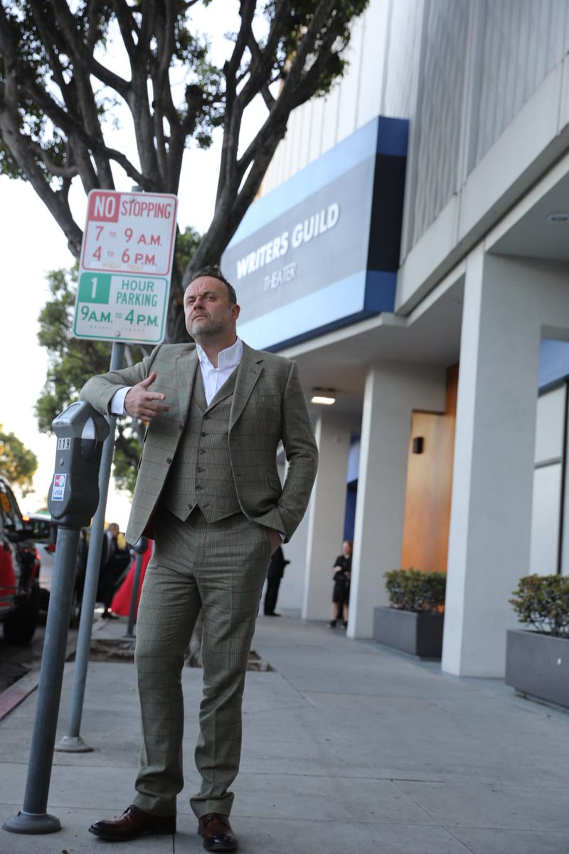 CrowsNestFilms's tweet photo. @CarneyTurner nipped over to LA to fetch a medal for our #AwardWinning #Content at the 10th Annual #TasteAwards. #SeeBeyondTheHorizon with #CrowsNestFilms.  California Tweed. https://t.co/aMz8F9Z9pE