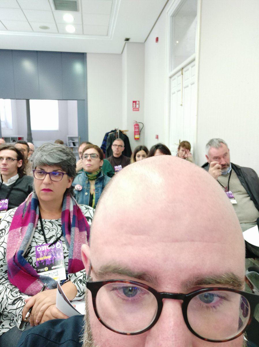 Amarenak's tweet photo. #Rightnow nuestro amigo @MauriOB de @goteofunding nos manda un saludo 🖐️ desde #FUNDLAB en #Madrid, recordándonos como nos ayudaron a empezar a escribir las #historiasquesellevanpuestas en #matchfunding 💪 con @GipuzkoaKultura #basquedesign #kaiku #AupaGoteo! https://t.co/yB2LQSTjpW