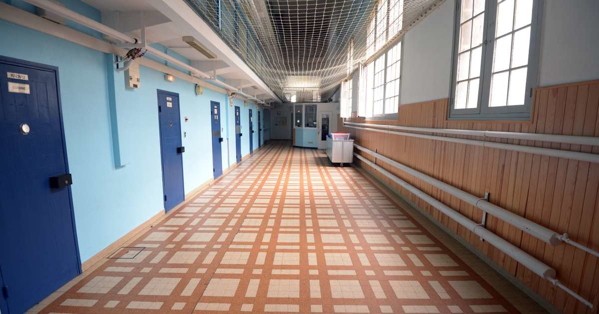 Le_NouvelObs's tweet photo. Précarité menstruelle : en prison, des femmes fabriquent des cups avec des bouteilles en plastique https://t.co/42wPTpazPJ https://t.co/txy3V4MpQN