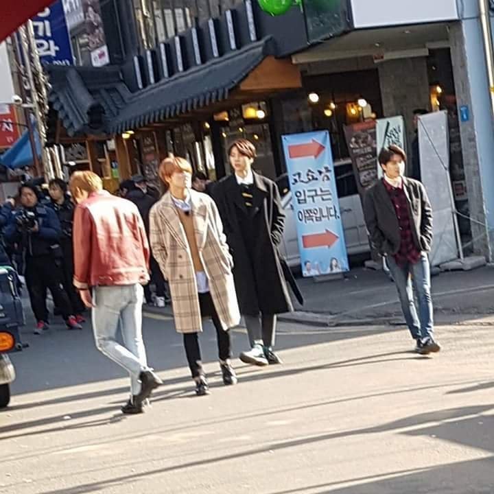 on 180119, OP saw Taeil, Yuta, Johnny, amd Haechan, op said the boys were filming something in Hongdae! ♡That day, Taeil has black hair. ;___;