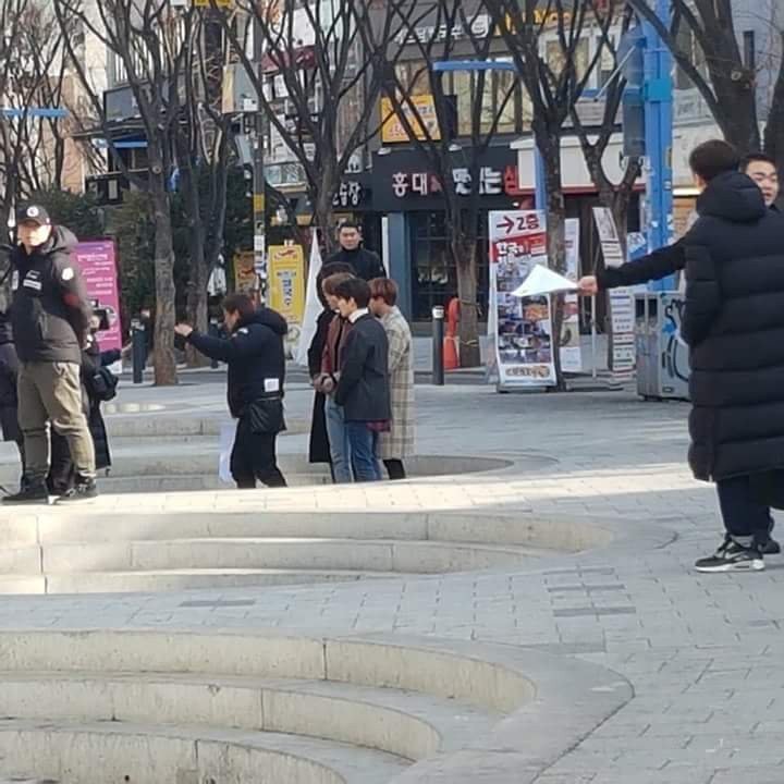 on 180119, OP saw Taeil, Yuta, Johnny, amd Haechan, op said the boys were filming something in Hongdae! ♡That day, Taeil has black hair. ;___;