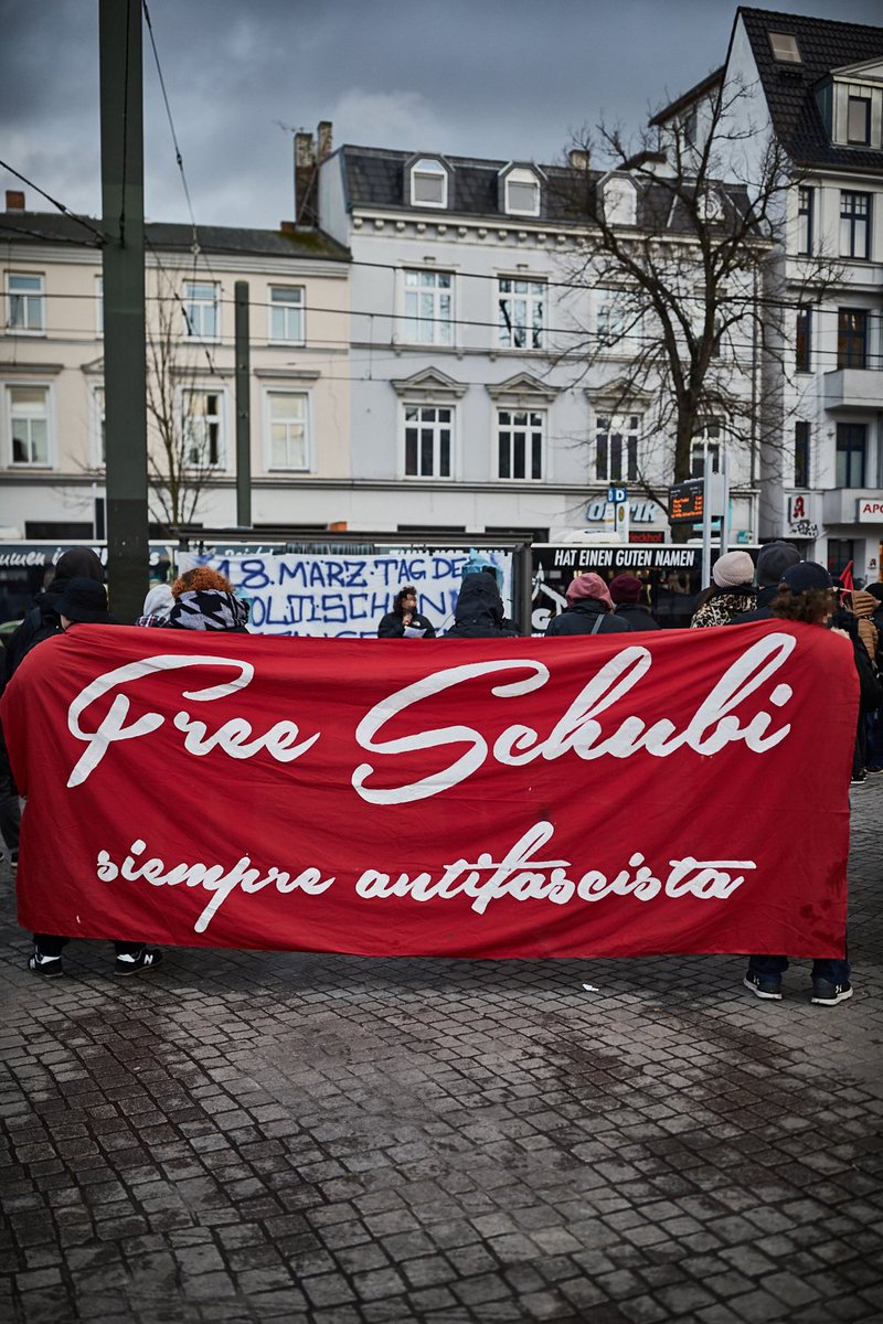 FreeSchubi's tweet photo. Danke für eure Beteiligung gestern am #tagderpolitischengefangenen bei der Kundgebung und beim Vortrag! #FreeSchubi
Fotos gibts hier: https://t.co/aBuQ59Pu51 https://t.co/0bhfhKzjQS