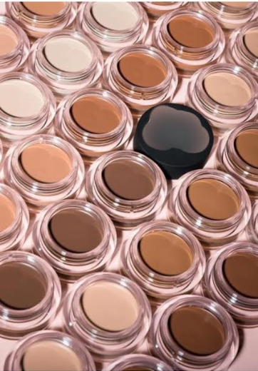 HisBeauty8's tweet photo. 🚨PRODUCT LAUNCH 🚨
Here’s our first range of products h_is_beauty is releasing. Our flawless matte finish foundations will leave your skin feeling moisturised and rejuvenated. Don’t miss out😉 only £7.99 https://t.co/u7hkJW1NDK