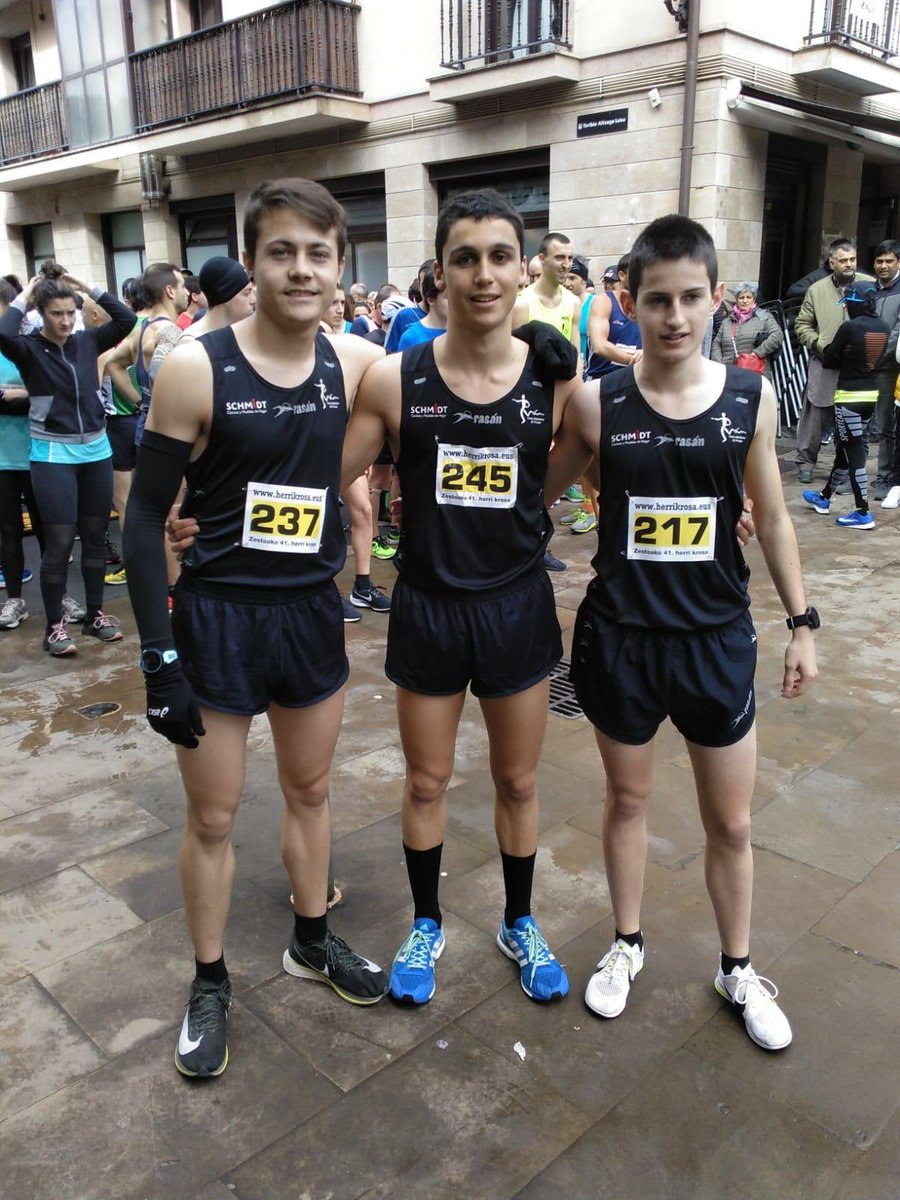 Insisten nuestros atletas en darnos alegrías. Hoy en Zestoa Adrián Pajares ha subido a lo más alto del cajón y Asier López de Vergara y Unai Alvarez de Eulate han quedado 5° y 6°, respectivamente. Zorionak por el resultado. El #trabajo y los #valores siempre brillan EGURRE!