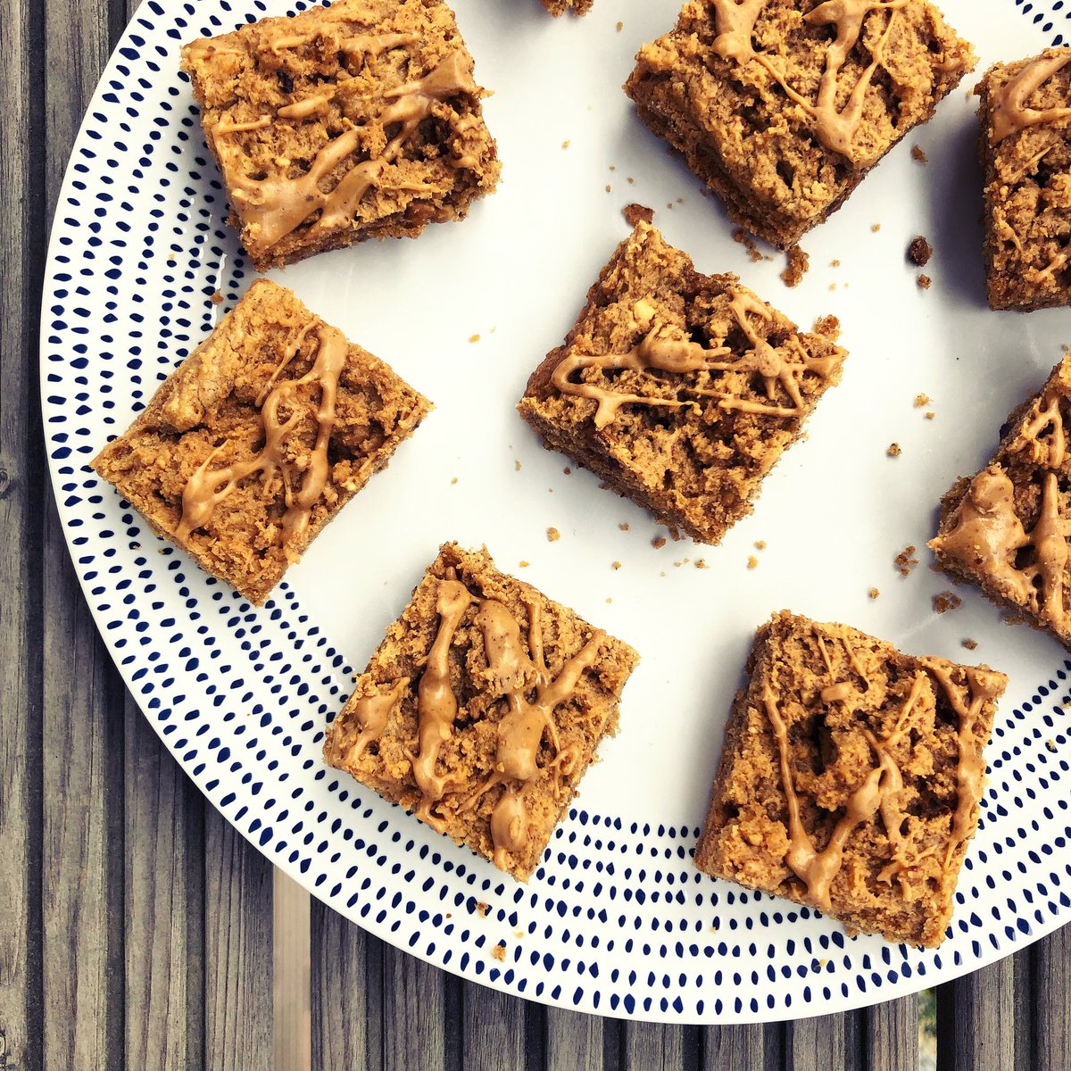 sarahrbakes's tweet photo. If you’re nuts about nuts, my peanut butter traybake is the recipe for YOU. Just #threeingredients, no added sugar and so simple to whip up. Full recipe on the blog: https://t.co/fo6PXyR93p #threeingredientbaking #peanutbutter #easybakes #baking https://t.co/RJmhp3J7Cc