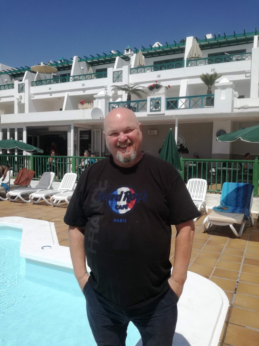 lascalasresort's tweet photo. Derek &amp; Heather first owned 15 years ago, but as their kids grew up, they left us. They've now re-joined @lascalasresort Derek explains: "We are so glad we've done it. It's been so relaxing, just great!" Welcome back guys... 😎🍾❤️ #timesharetuesday #Lanzarote https://t.co/WsimqADr7p