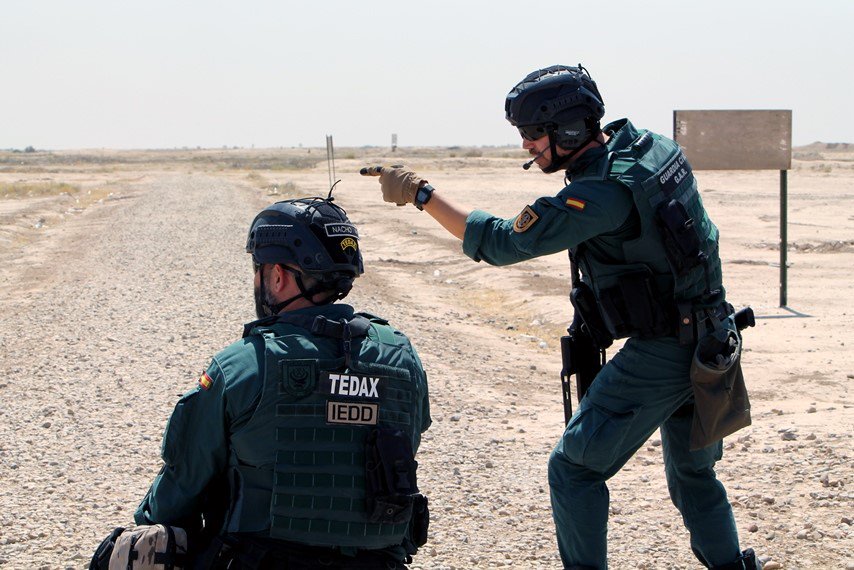 El compañerismo entre el personal de la <a href="/guardiacivil/">Guardia Civil</a> no viene de serie en el ADN. Se adquiere tras compartir muchas horas de servicio juntos, confiando el uno en el otro.

#ServiryProteger al ciudadano.
#175AñosATuLado