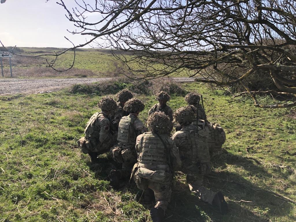 CO_5RIFLES's tweet photo. Stay low, move fast. B Company conduct dismounted live-firing in Castlemartin, Wales. https://t.co/4PZY5T0drT