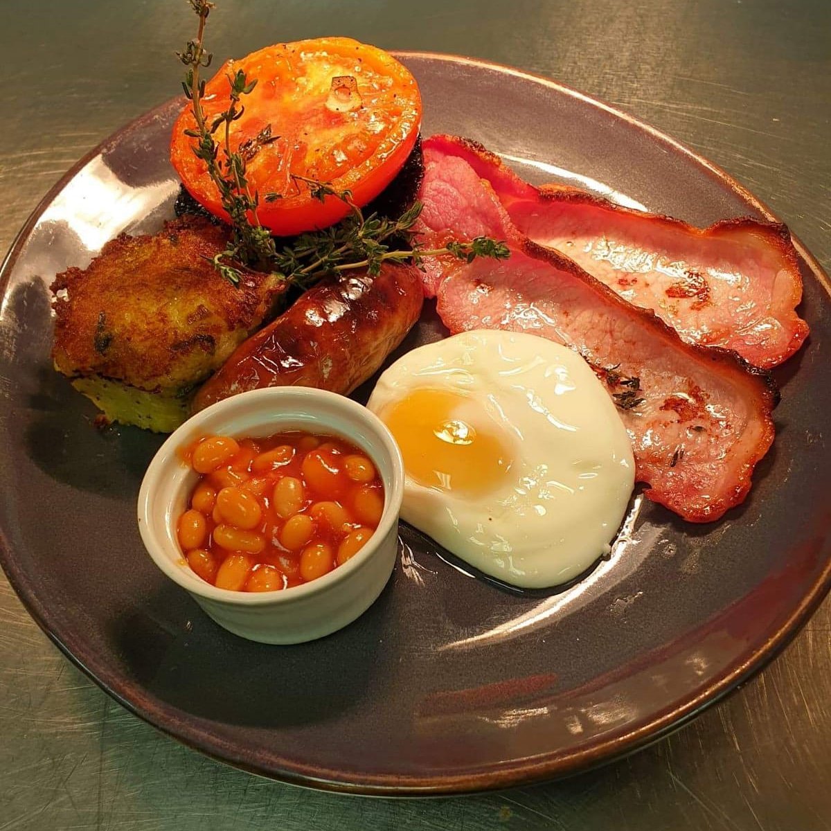 Enjoy a Full English breakfast, served every morning @ The Maynard. 🌤 Available to the public & hotel guests. 

#grindleford #breakfast #peakdistrict #derbyshire #restaurant #hotel #eatpeakdistrict #peakdistrictfood #derbyshiredining