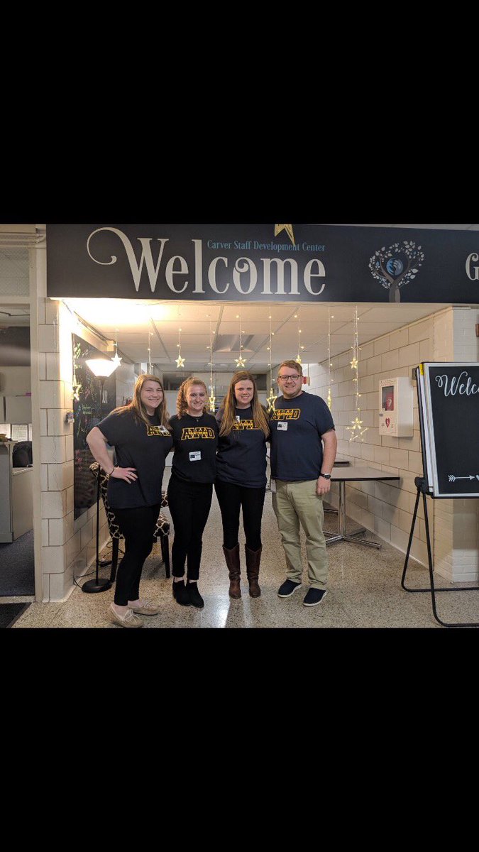 PtPleasantAACPS's tweet photo. PPES representing at Carver at Night! @MFucella Ms. Hunt-Zawislak, @MPendergastPPES ,@MrMoltZ . Rocking their AVID shirts! https://t.co/AzErRQOXWJ