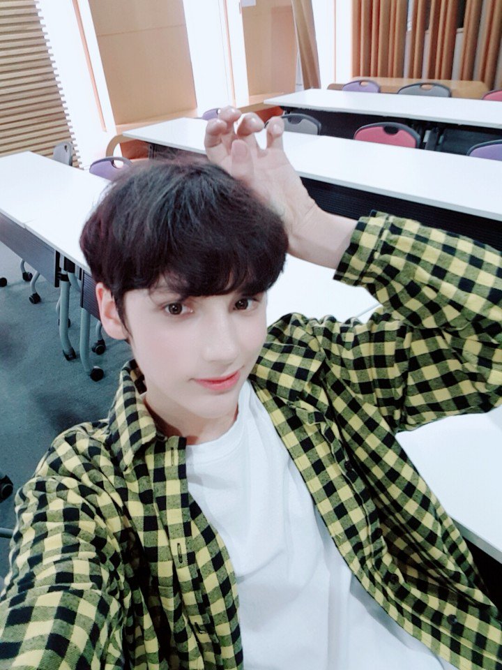 TXT_members tweet picture