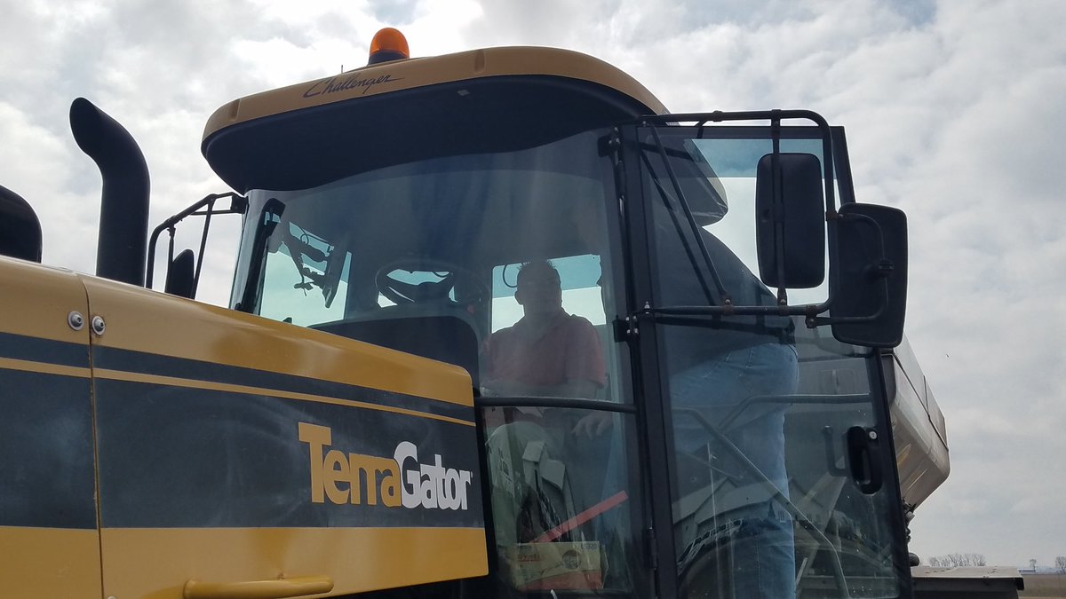 ILFERTCHEM's tweet photo. IFCA would like to thank Senator Craig Wilcox for visiting Conserv FS in Marengo yesterday. We talked about crop protection products, seed treatments and the Illinois business climate. #Fertilizer #agretailers #agretail #agnews #agtwitter #friendofag #agriculture #ag @ILSenateGOP https://t.co/8YtbdW3cOW