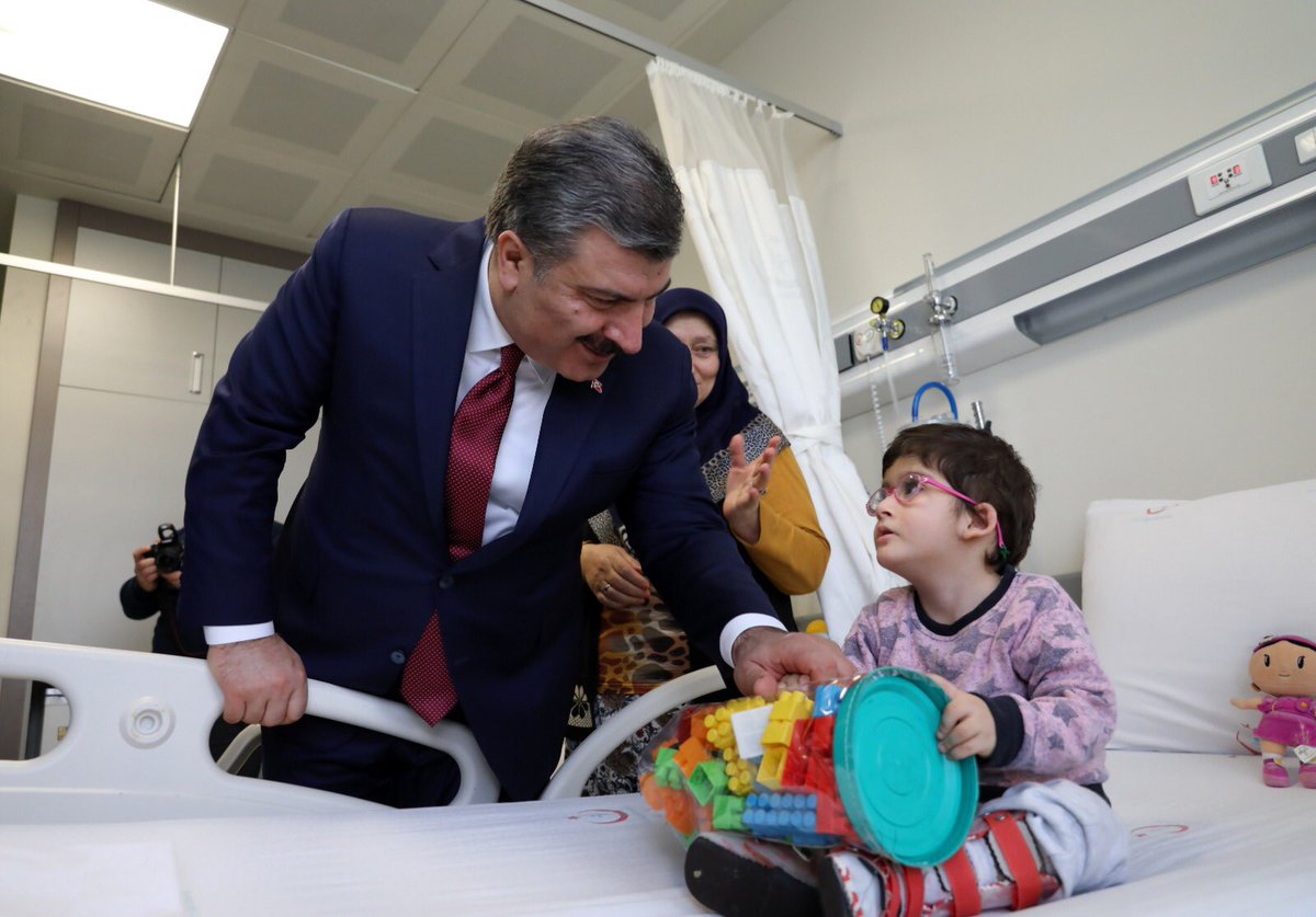 Gaziosmanpaşa Fizik Tedavi Eğitim ve Araştırma Hastanesi'nin açılışını gerçekleştirerek tedavi gören hastalarımızın durumları hakkında bilgi aldık.