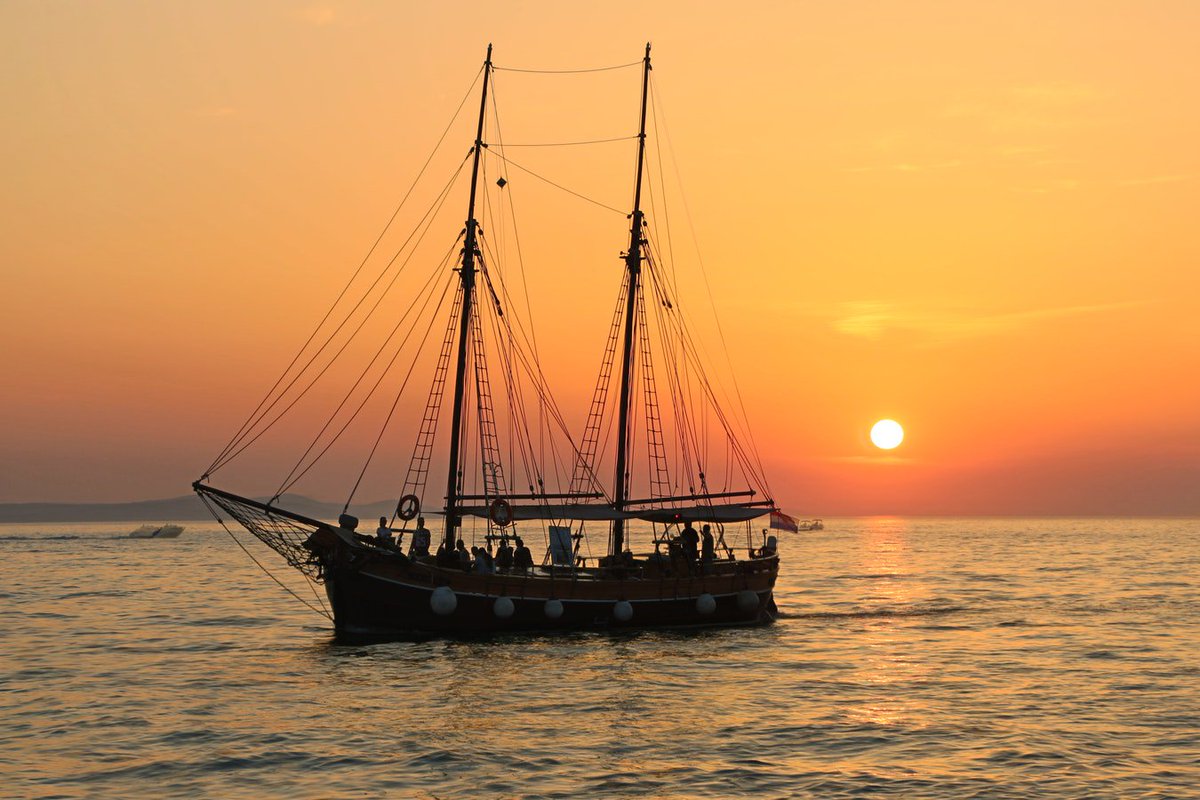 PuidemarSailing's tweet photo. 📈 💪 ¿Quieres fomentar el espíritu de #equipo de tu #empresa y potenciar la #cooperación entre empleados?

¡Prueba las actividades de #TeamBuilding a bordo! ⛵ 🌊

🚣‍♂️ #Navegar es una actividad ideal para mejorar habilidades y capacidades, tanto personales como profesionales. https://t.co/aaIDx4RTd0