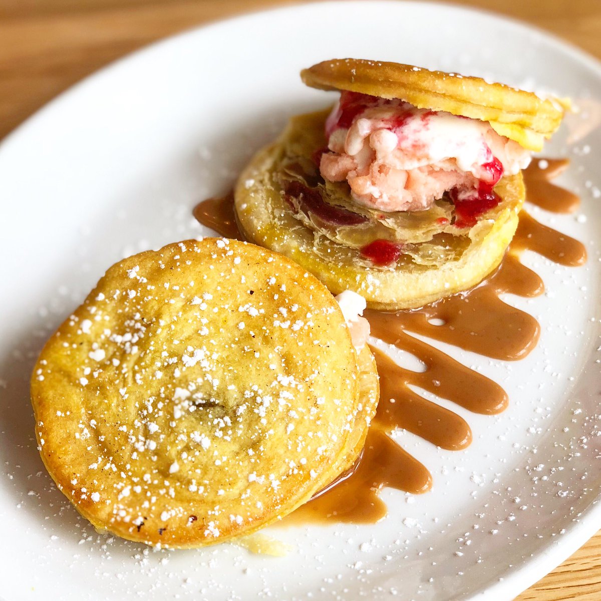 The world is a #betterplace thanks to the #pastelito #icecreamsandwich at <a href="/EllasOysterBar/">Ella</a>. 🌎🌎🌎 #mmtm