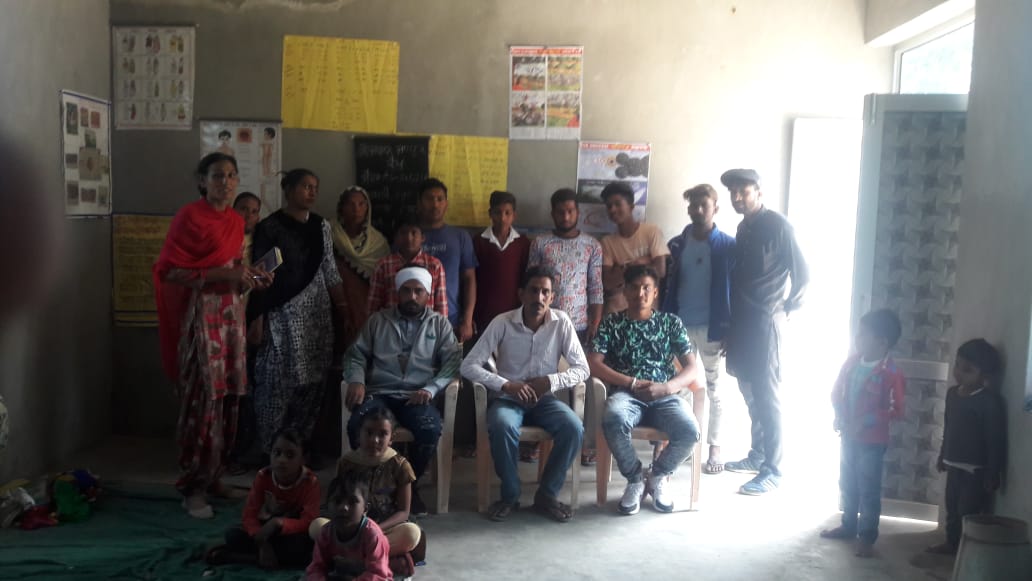 PoshanMoga's tweet photo. When we talk about Jan Andolan, it calls for energy and zeal the youth can provide.. Conducting youth group meetings.. #PoshanPakhwada #SahiPoshanDeshRoshan #POSHANAbhiyaan @dsswcd @MinistryWCD @tini_tatatrusts @SPreraks @NITIAayog https://t.co/daaHkZBJ6q