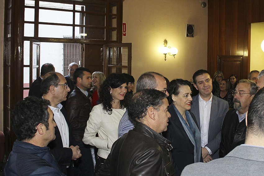 PSOE_Vdo's tweet photo. Un GRAN TEATRO A REBOSAR!! Gracias a todxs #PSOE #PsoeVdo #municipales2019 #mayo2019 #eleccionesmunicipales🌹 https://t.co/sR56P9twTH