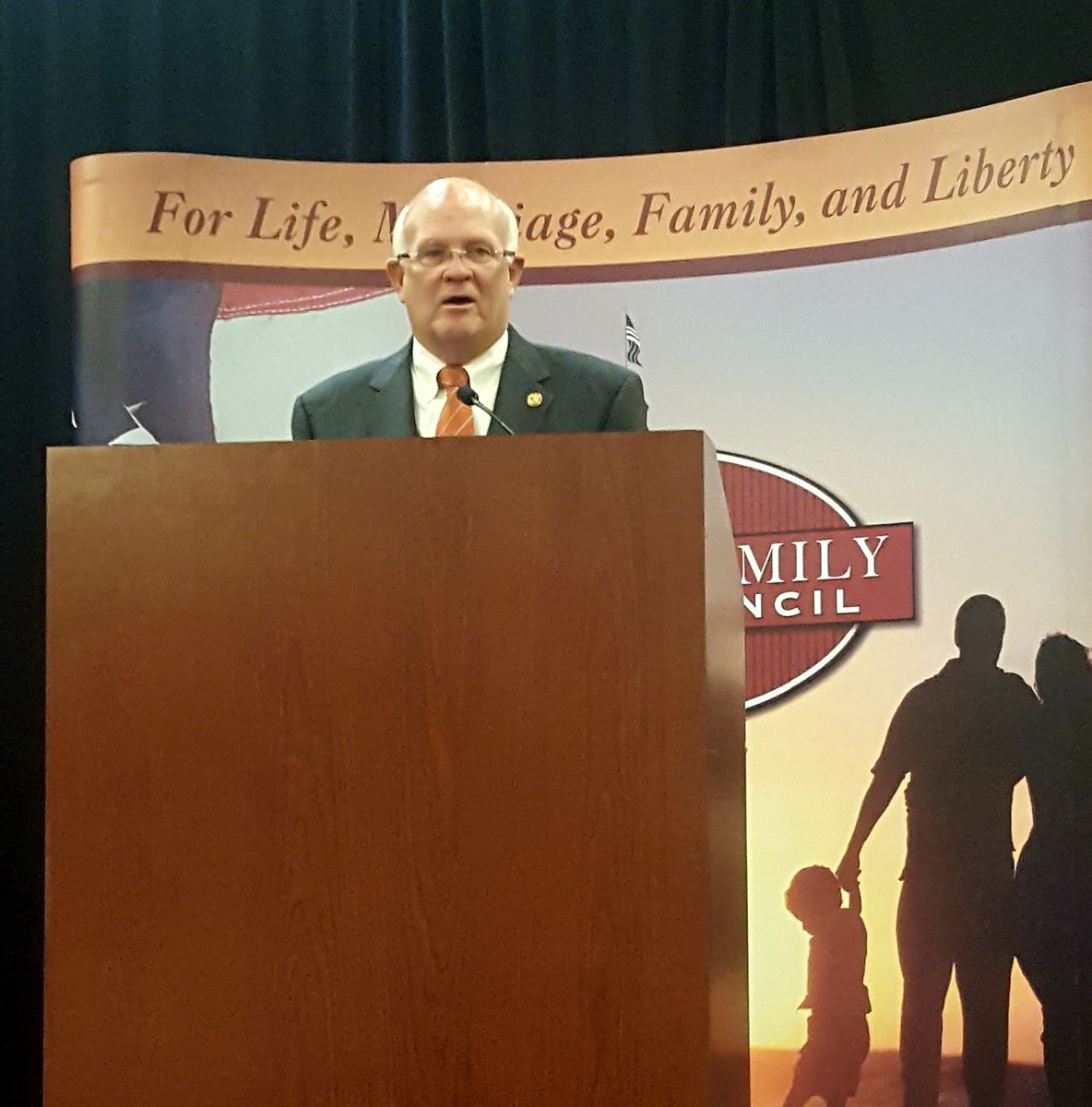 FLFamilyVoice's tweet photo. Sen @dennisbaxley: "When there's a heartbeat, there is life." #ProlifeDays #FlaPol https://t.co/GUe9Vlw861