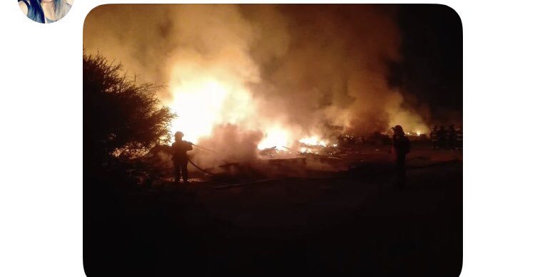 soilapeka's tweet photo. @csegovia_ @sitiodelsuceso @SomosMargaMarga Es por el incendió de anoche.... https://t.co/7YdKJT008D