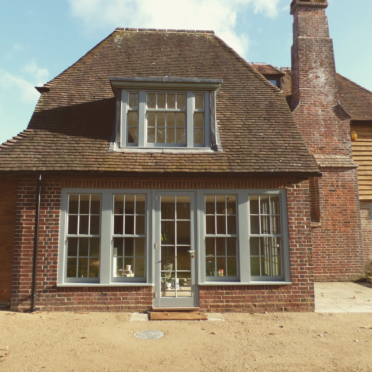 westgatejoinery's tweet photo. @Accoya door and sash windows finished in @TeknosIndustry for our project in Bosham, West Sussex. #joinery #bespoke #timberwindows #sashwindows #accoya #westsussex #bosham https://t.co/XqM61fGMVI