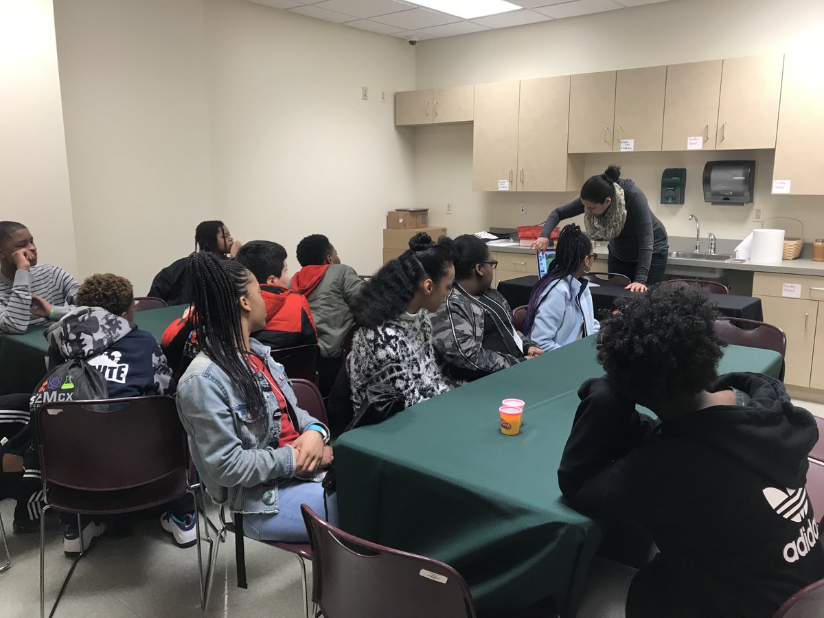 HandsOn_Class's tweet photo. Last weekend, Hands On presented two workshops at Baltimore's STEMx event. We were joined by other community groups from the area and representatives from McCormick, a GMA SEF supporter! https://t.co/8fyDHzi25X