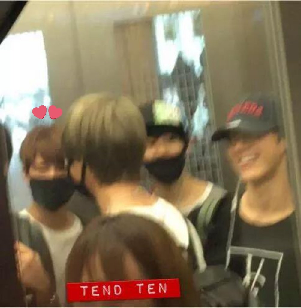SMROOKIES's Taeil, Ten, Hansol, Doyoung and Mark spotted Gimpo Airport Departure on 150704! on thw 3rd pic, taeil was do a random talked with Ten ;_____;