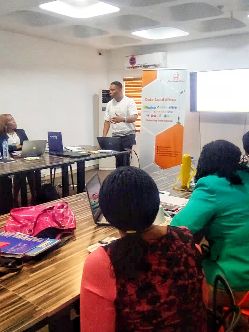 Ducit_Blue's tweet photo. @omo_lov demonstrating the use of the @WHO ATC/DDD Antimicrobial Consumption (AMC) tool for measuring Antimicrobial use in health facilities.
#DataForAMR
#DucitBlueSolutions
#DataLeadAfrica https://t.co/6Fgj0v4ZKB