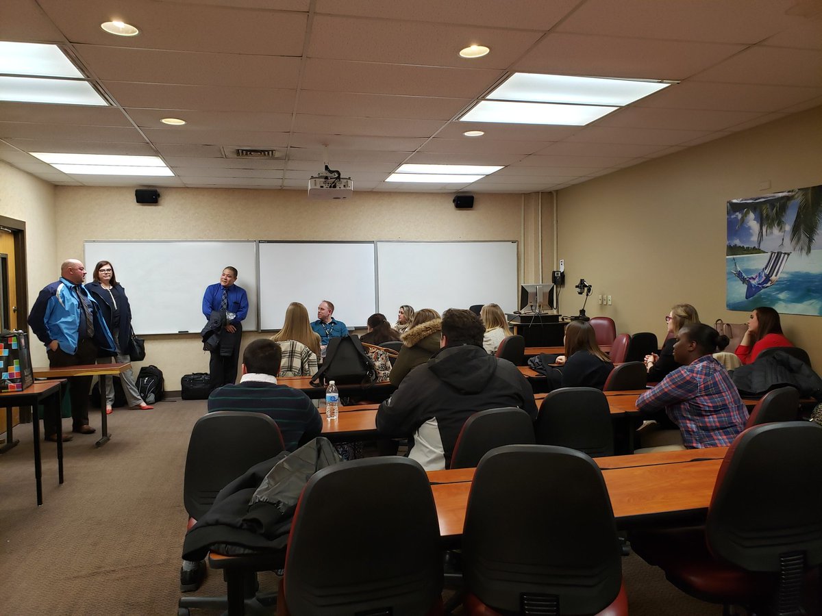 DrAndreaPeck's tweet photo. Mock Monday was hosted by the Western Region @pamleorg board @larochecollege 🤓🍎 Mock interviews takes learning to a whole new level! Our board annually prepares future teachers for interviews! #learnandlead https://t.co/rBTDv0yxRk