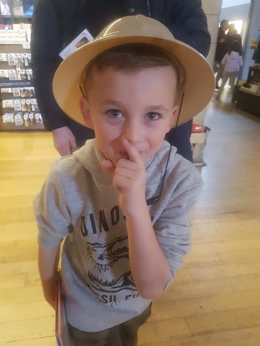 GaynorLyon's tweet photo. @BirkwoodPrimary Seth's day @NatHisMus yesterday, so much to see we are planning another trip
#dinosaurcasts #fossilfinders https://t.co/b5nPQgD0uv