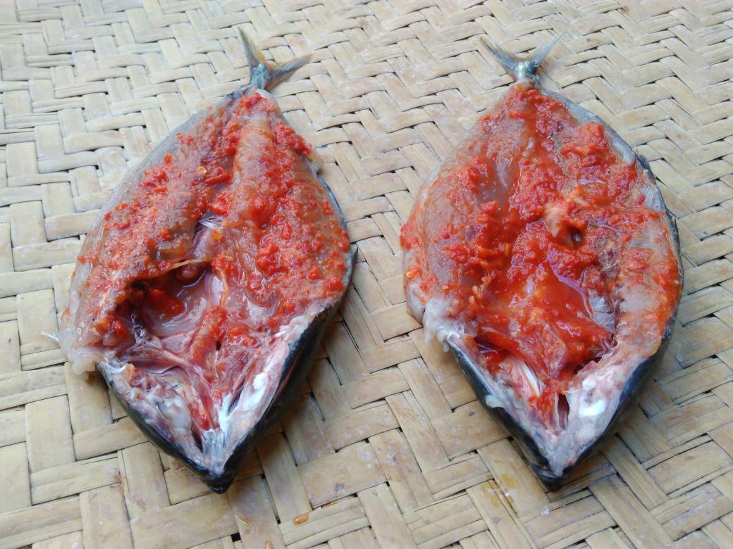 Malawasaq istilah orang2 Mandar untuk ikan Segar yg dikeringkan/diasinkan sehari, gbngan rasa ikan Segar n ikan asin