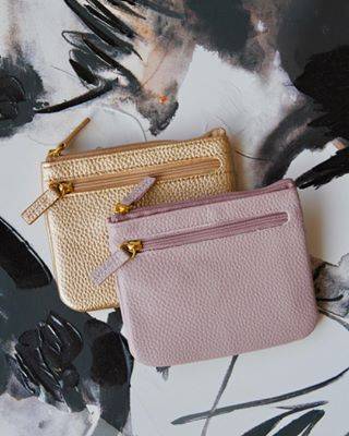 Buxton_Leather's tweet photo. Spring Ahead with us!! Take 25% off all your favorite leather accessories sitewide! Use code: TIME at checkout.
.
.
.
#Buxton #BuxtonWomen #spring #springsale #springmood #springstyles #womenswear #womensweardaily #womensstyleguide #styleguide #styledaily 📷: @buxtonwomen https://t.co/RKJa8kc2ea