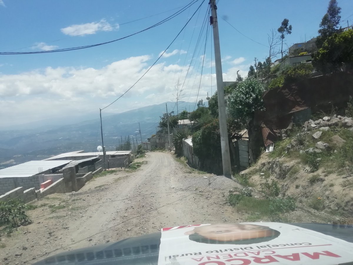 marcocadenaup's tweet photo. #Cadena2019
#ConcejalesRuralesQuito
#RespetoALaVivienda
Hemos recorrido bajo el incandescente sol, compartiendo con nuestros vecinos de las laderas de Zabala-Calderón. El derecho a la vivienda está amparado en la Constitución https://t.co/zA4RKEJHKc