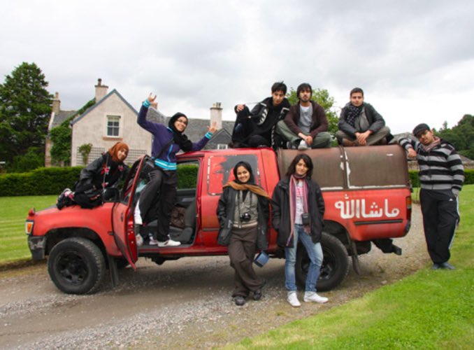 On this gloomy day in London, we think back to our second ever expedition, all the way back in 2008. Eight young artists from Lebanon, Oman, Bahrain and the UAE won a regional art competition to travel to the UK in search of a unique portrait of British life #JourneytotheUK2008