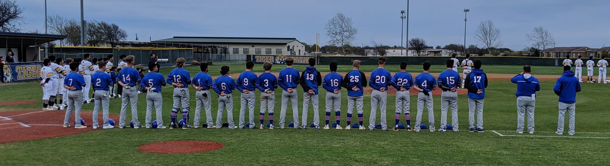 Varsity takes on Cedar Ridge tonight at home at 7pm! Come out and support your Lions! <a href="/LeanderHS/">Leander High School</a> <a href="/matthew_grissom/">Coach Grissom</a>