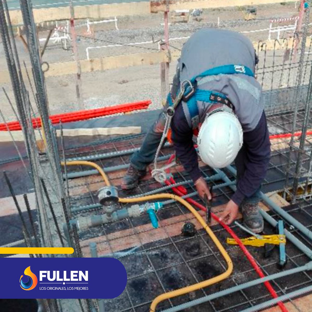 FullenGaspex's tweet photo. Queremos desearle un #FelizMartes a toda nuestra gente de #Chile en especial a todos los trabajadores de la construcción en su día 

#DíaDelTrabajadorDeLaConstrucción #SomosFullen #SomosChile https://t.co/DkXGRCiC7D