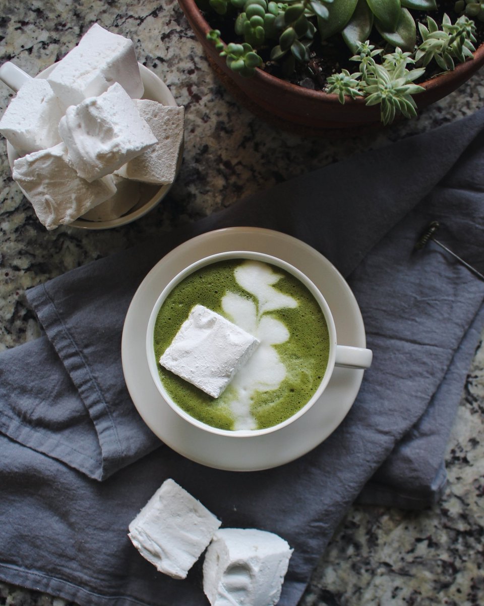 Is #TreatYoSelfTuesday a thing? It definitely is over here on this chilly Tuesday morning! Matcha latte topped with homemade vanilla marshmallows. 🌿#teajournal #matcha