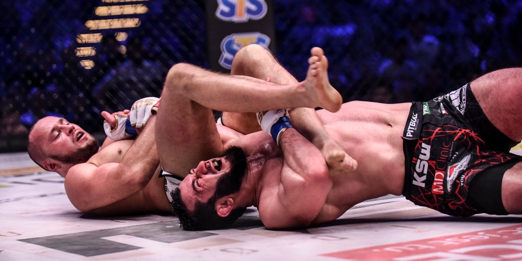 KSW_MMA's tweet photo. .@TomaszNarkun has a 94% finishing ratio (12 subs, 3 TKO).
#KSWFacts
Watch #KSW47 around the world 🌎 this Saturday live on https://t.co/P3HqdhnBOS https://t.co/vMNBjqeXG1