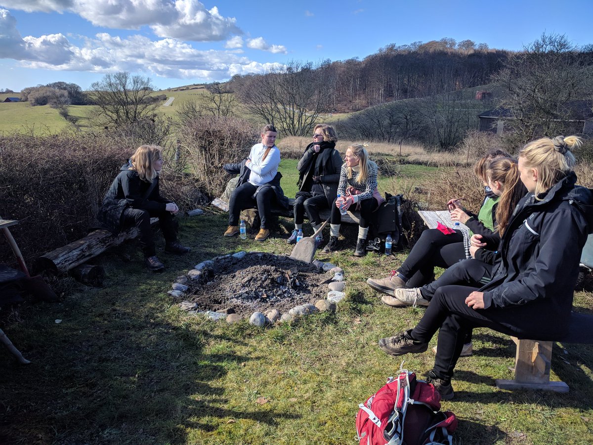 katminski's tweet photo. Dagens kontor 😁. Teambuilding på Møn. Det bliver ikke bedre ☀️😊 #digst @lpkampmann https://t.co/oYT0kvpGe3