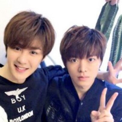 winonanoidea's tweet photo. ㅋㅋㅋㅋ넘.. 넘 쇼윈도 부부! https://t.co/o6BlkGVi1S
