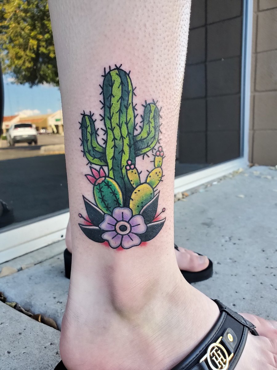 BJ102015's tweet photo. Neo traditional tattoo i did. #neotraditonal #tattoo #arizona https://t.co/0XR1UmYcYd