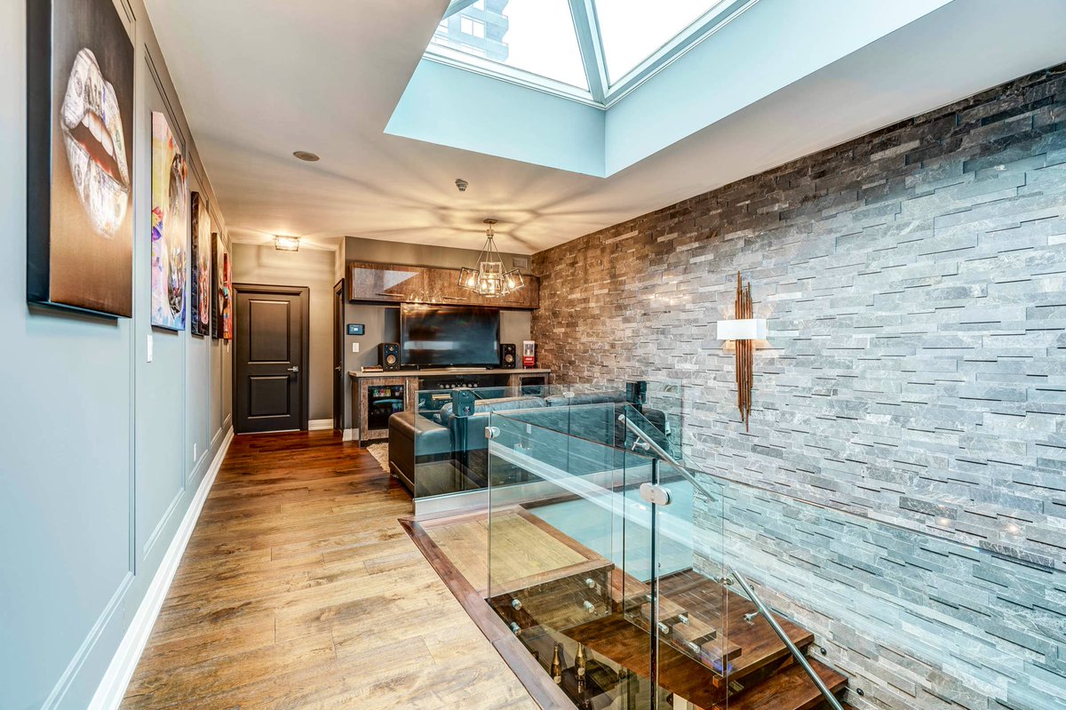 Odeen's tweet photo. #SOLD @ 98% of Asking‼️Was a joy to redesign,remodel,market,show&amp;sell this rare #MetropolitanToronto Jewel.💎 #NewRecordSet #NewPrecedent #RaisedStandard #WiltshireHomesCanada #TorontoRealEstate #MissTorontoRealtorDotCom #TorontoCondos #PenthouseSuite #MillionDollarListingToronto https://t.co/N8USmdyZ5d