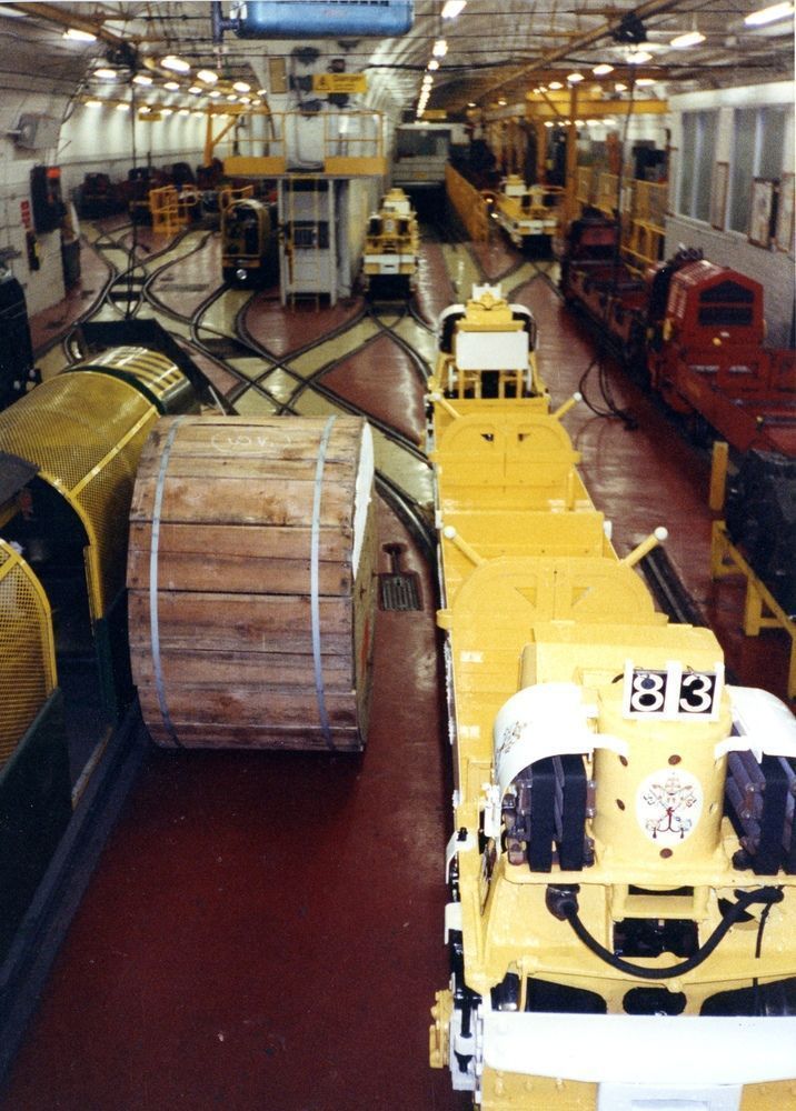 Did you know that Mail Rail was used as a movie location? In the early 1990s, one of the platforms was transformed into the Vatican’s own private Underground Postal Railway. Anyone remember the film with Bruce Willis? 🎥