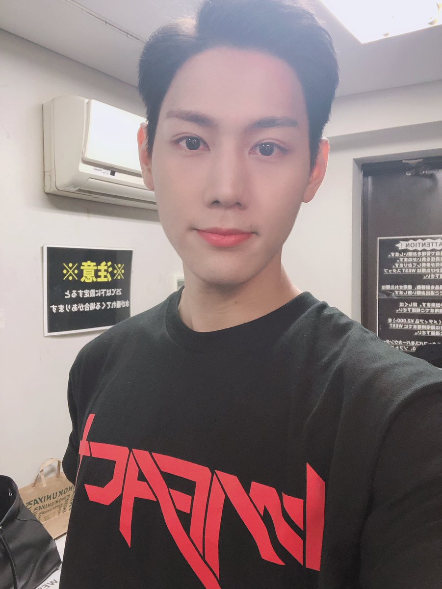 imfact_twt's tweet photo. 임팩트 티셔츠!! 이쁘죠?????😆😆😆 #임팩트 #이상 #이프 #일본 #공연 #티셔츠 https://t.co/RaK2yju0cX