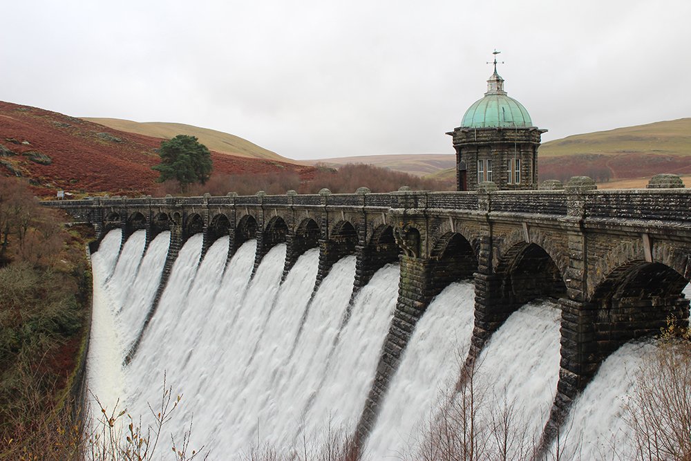 ElanOaks's tweet image. We've had a lot of water in a short space of time and the dams have been overflowing which is always an awesome sight! Here's Craig Goch dam doing it's thing! #camping #caravanning #outdoors #ElanValley #RealMidWales #tourism #VisitWales