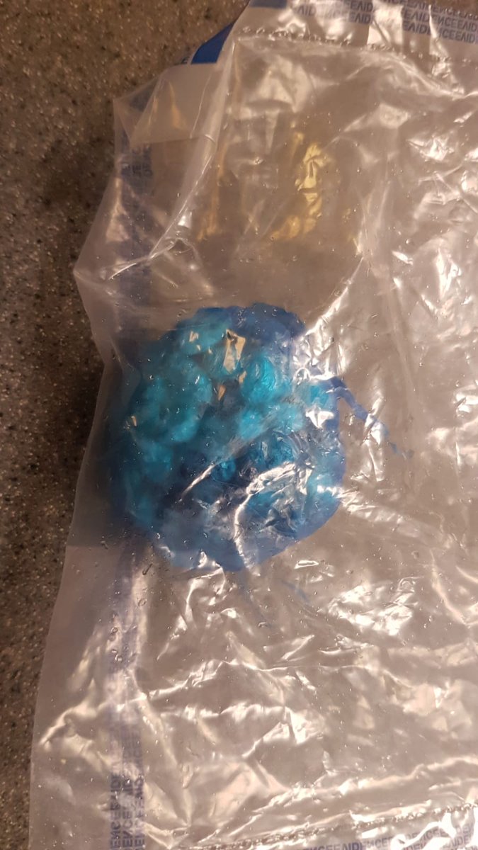 MPSNottingDale's tweet photo. Following a foot chase near the Latimer road tube area officers have arrested a person for drug offences. Drugs recovered and seized. https://t.co/NRE2GEy5C8
