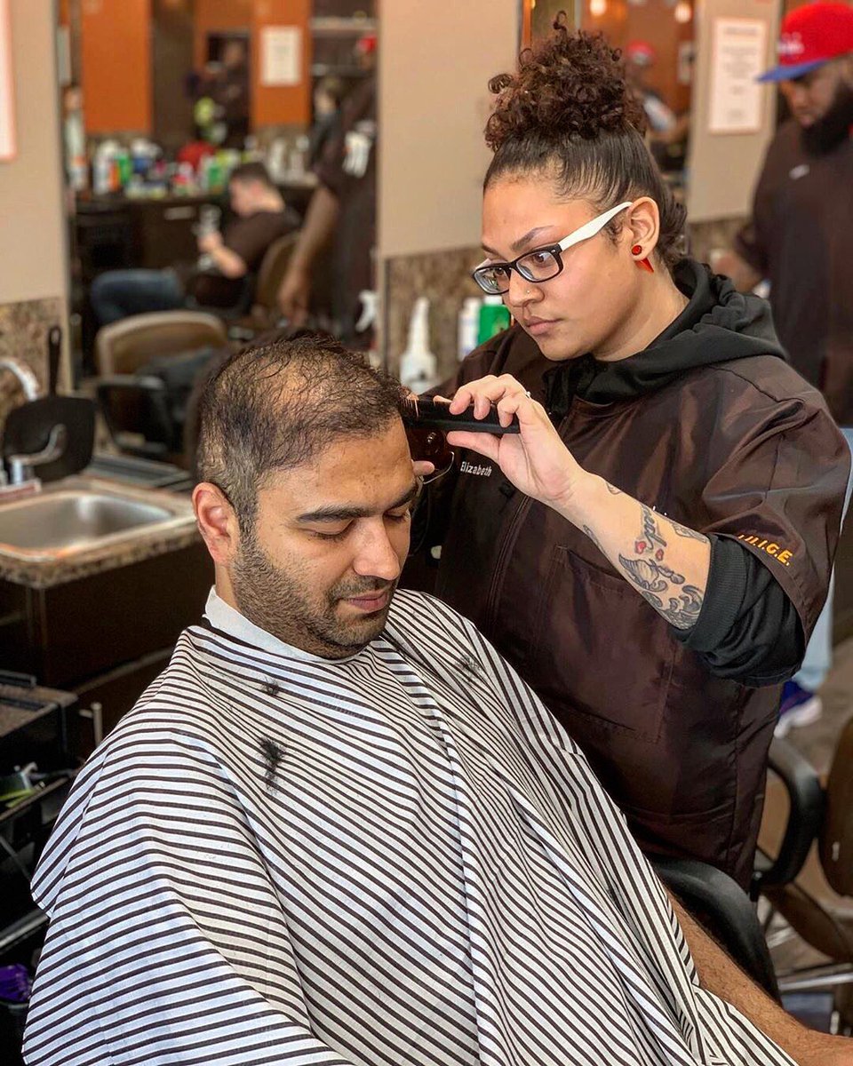 Thank you to everyone who attended our Career Day last night! We're excited to see so many of you interested in joining us to become a barber. If you weren't able to make it but are interested in learning more, visit us anytime or give us a call! #LaBarberiaInstituteOfHair 💈✂️
